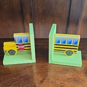 Yellow School Bus Bookends for Kids-Home Depot Project